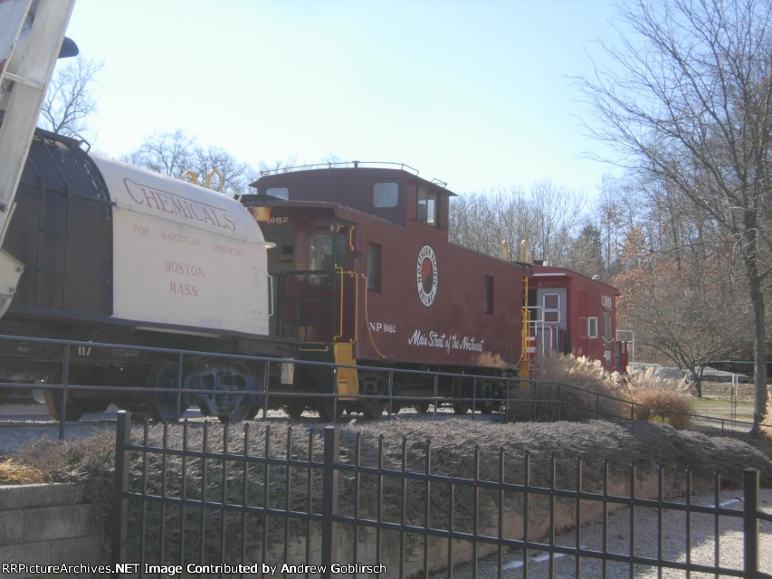 MP 13889 + NP 1082